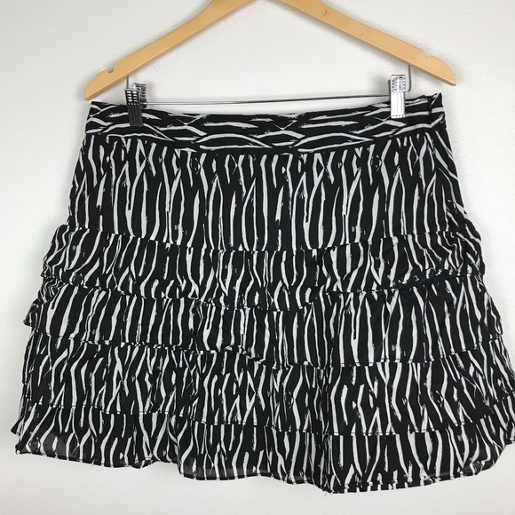 LOFT Dresses & Skirts - 3/$20 LOFT Printed Tiered Mini Skirt